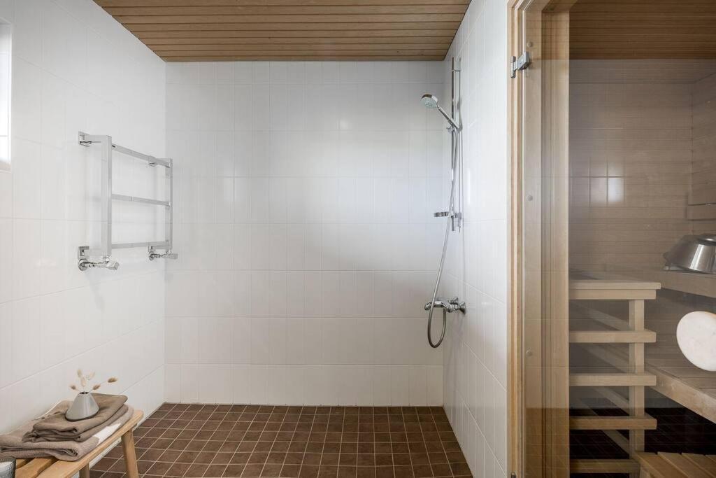 Spacious Home With Four Terrace, Sauna, Sea View Хельсинки Экстерьер фото